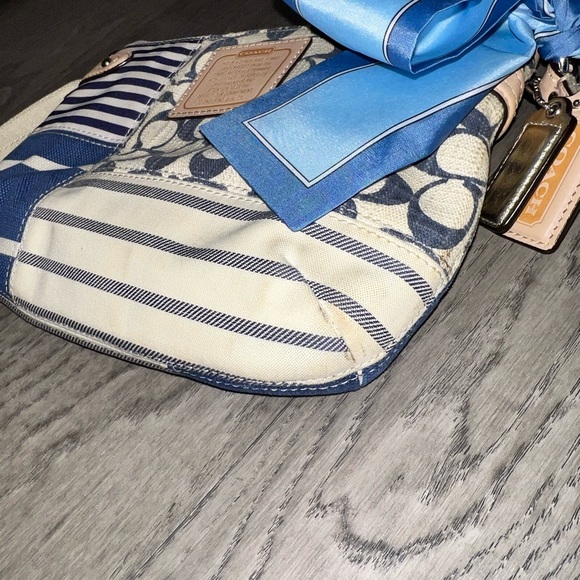 Y2K Coach Signature Patchwork Crossbody Bag - Picture 9 of 9